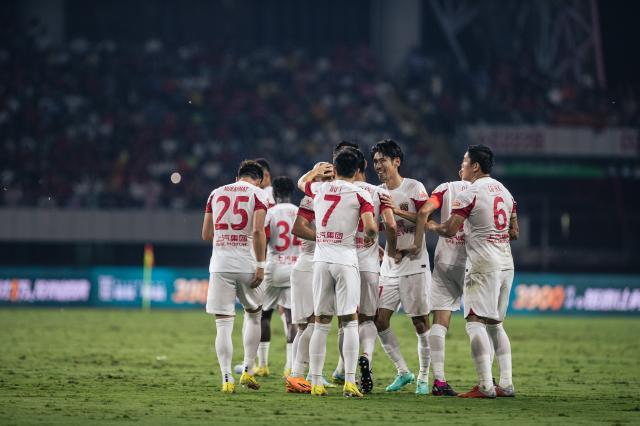 V体育入口-海港3连胜吕文君做回射手 崇明一期立大功包揽6球