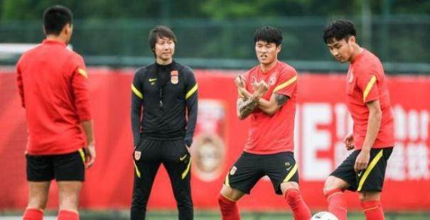 V体育入口-俱乐部和国家队间执教切换，弗利克是李铁好榜样！